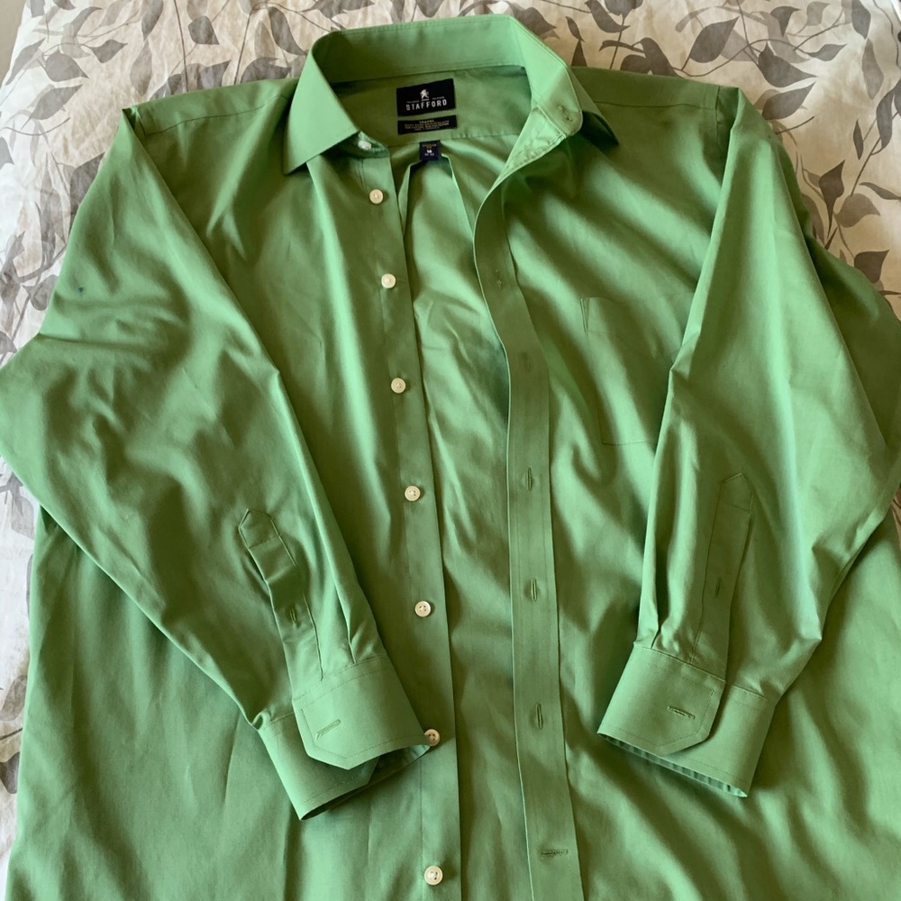 Green Men’s Button Up Dress Shirt!